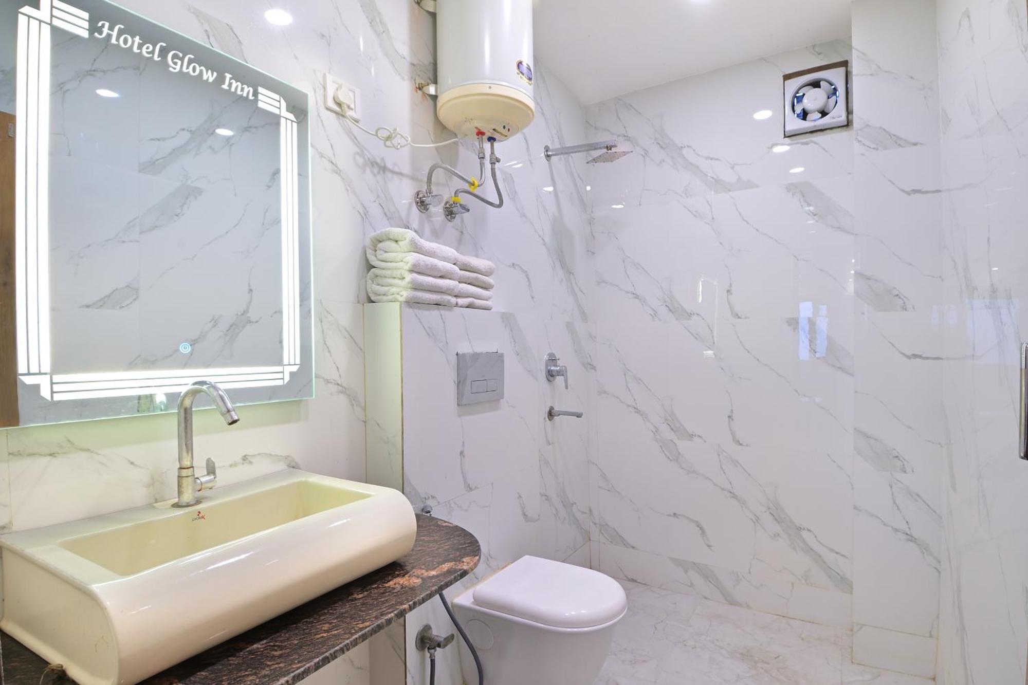 Hotel Glow Inn Paharganj-3 Mins Walk From New Delhi Railway Station מראה חיצוני תמונה