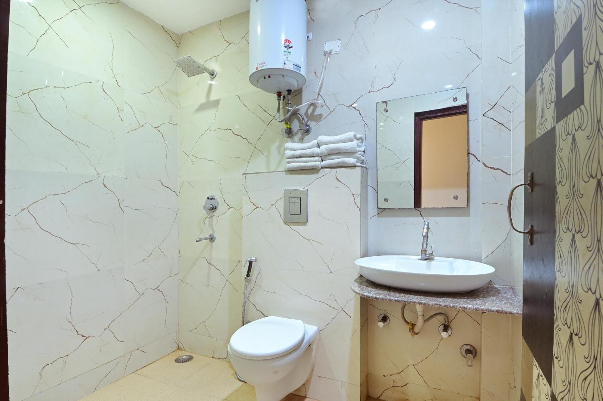 Hotel Glow Inn Paharganj-3 Mins Walk From New Delhi Railway Station מראה חיצוני תמונה
